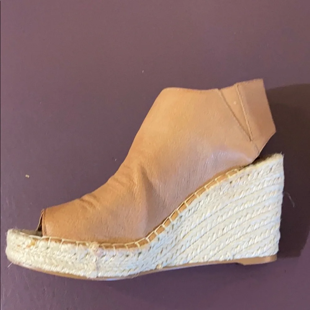 NWOB Steven by Steve Madden Starryy Wedge Sandal US6